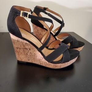 Black wedges